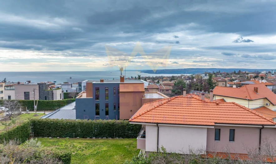 Тристаен обзаведен апартамент с моркса панорама и гараж в района на Траката - - снимка 10 - Имоти Премиер