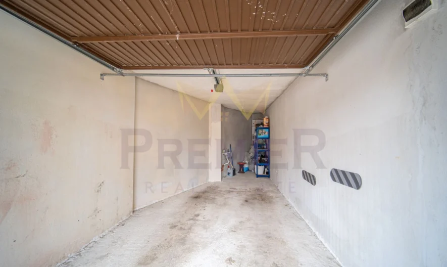 Тристаен обзаведен апартамент с моркса панорама и гараж в района на Траката - - снимка 14 - Имоти Премиер