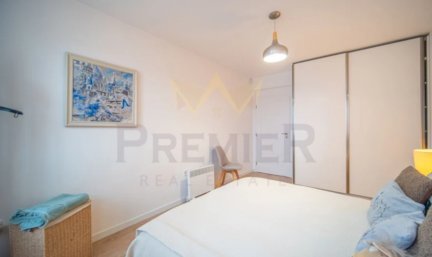 Тристаен обзаведен апартамент с моркса панорама и гараж в района на Траката - - снимка 5 - Имоти Премиер