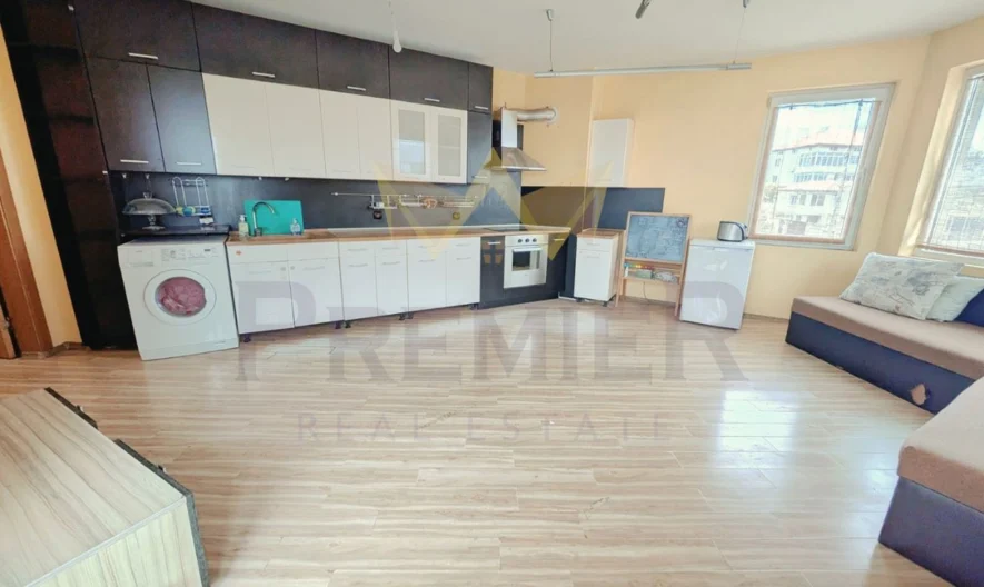Тристаен обзаведен апартамент с морска панорама в кв. Виница -  - снимка 1 - Имоти Премиер