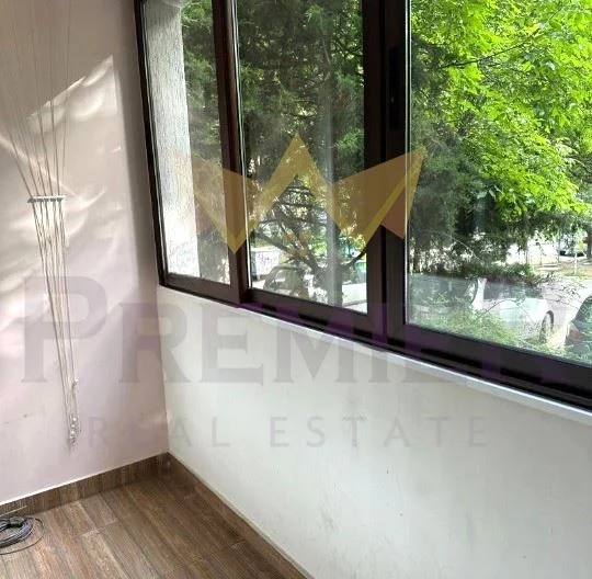 Тристаен обзаведен апартамент в кв.Иван Вазов -  - снимка 13 - Имоти Премиер