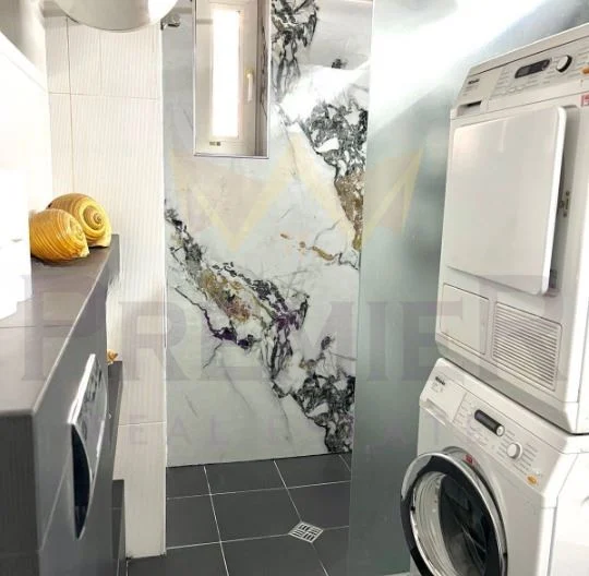 Тристаен обзаведен апартамент в кв.Сухата река - - снимка 6 - Имоти Премиер