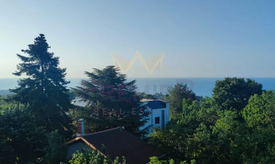 ТРИСТАЕН ОБЗАВЕДЕН АПАРТАМЕНТ в м-т Траката -  - снимка 1 - Имоти Премиер