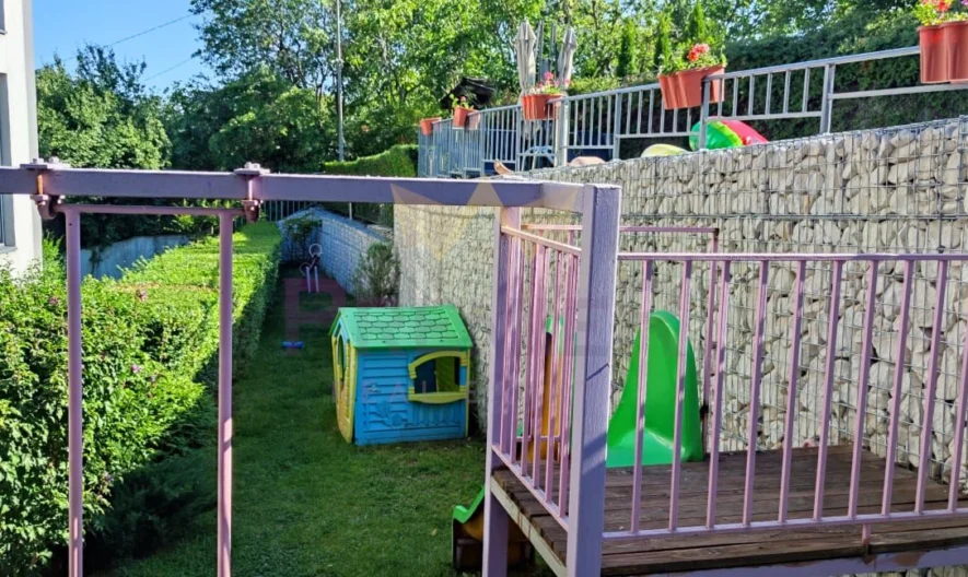 ТРИСТАЕН ОБЗАВЕДЕН АПАРТАМЕНТ в м-т Траката -  - снимка 14 - Имоти Премиер