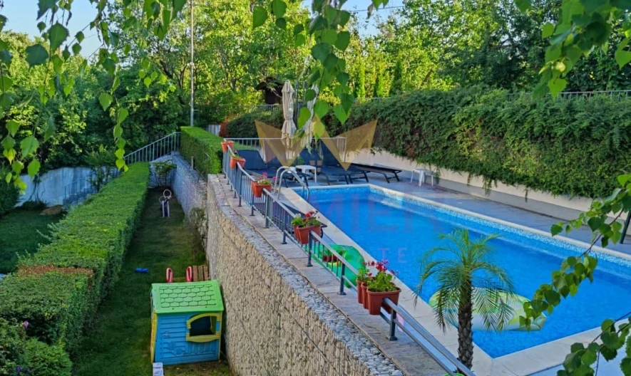 ТРИСТАЕН ОБЗАВЕДЕН АПАРТАМЕНТ в м-т Траката -  - снимка 8 - Имоти Премиер