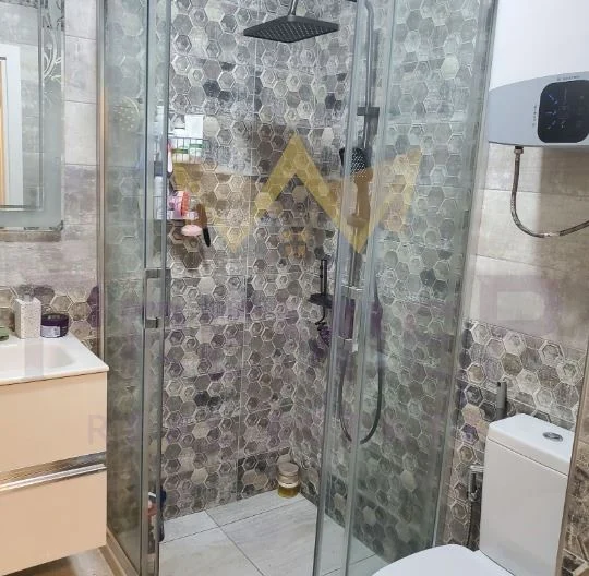 Тристаен обзаведен апартамент в ж.к Младост 2 -  - снимка 10 - Имоти Премиер