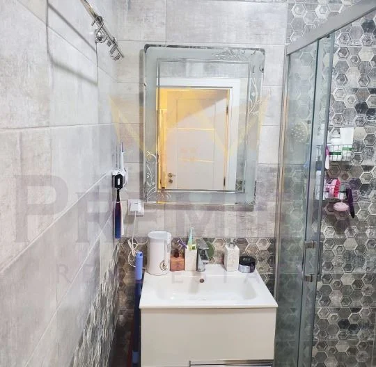 Тристаен обзаведен апартамент в ж.к Младост 2 -  - снимка 11 - Имоти Премиер