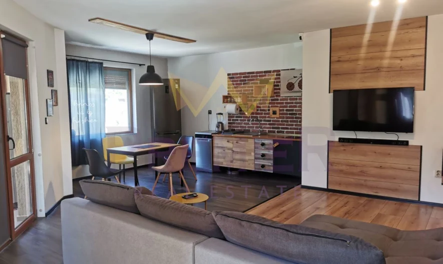 Тристаен обзаведен апартамент, Възраждане 4 - - снимка 1 - Имоти Премиер