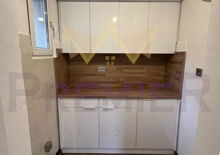 Тристаен панелен апартамент в гр. Пловдив, кв. Кючук Париж -  - снимка 3 - Имоти Премиер