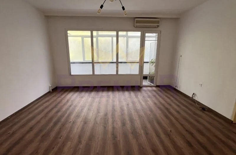 Тристаен панелен апартамент в гр. Пловдив, кв. Кючук Париж -  - снимка 7 - Имоти Премиер