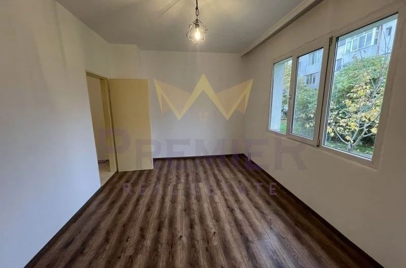 Тристаен панелен апартамент в гр. Пловдив, кв. Кючук Париж -  - снимка 8 - Имоти Премиер