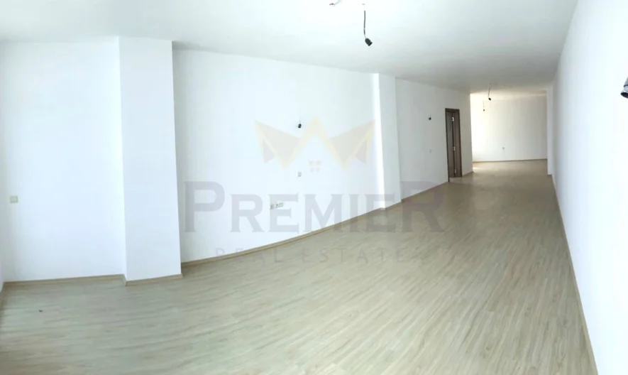 Тристаен просторен апартамент в г. Бяла - - снимка 3 - Имоти Премиер