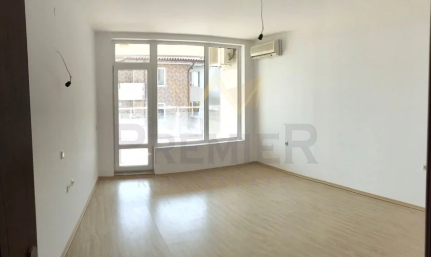 Тристаен просторен апартамент в г. Бяла - - снимка 5 - Имоти Премиер