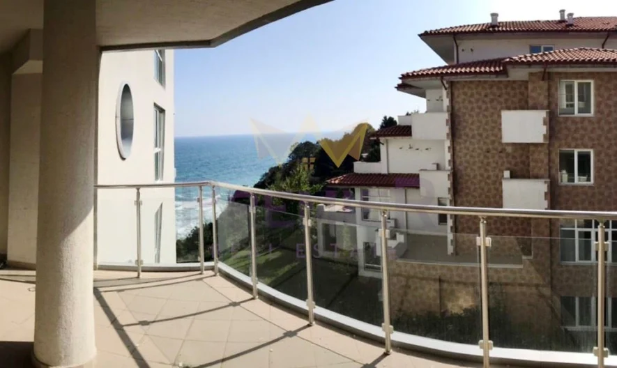 Тристаен просторен апартамент в г. Бяла - - снимка 7 - Имоти Премиер