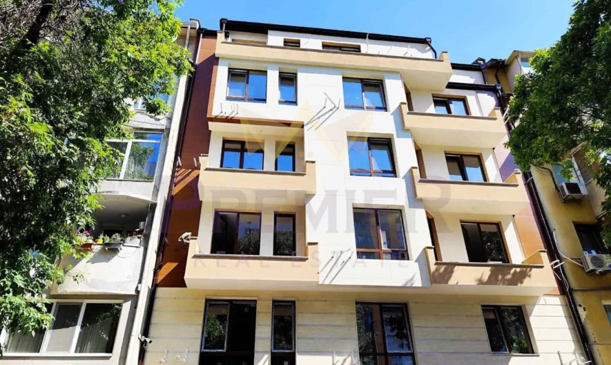 ТРИСТАЕН С ГАРАЖ ЛЯТНО КИНО ТРАКИЯ - - снимка 1 - Имоти Премиер