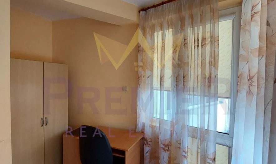 ТРИСТАЕН С КЛИМАТИК И ТВ ВЪВ ВСЯКА СТАЯ - - снимка 9 - Имоти Премиер