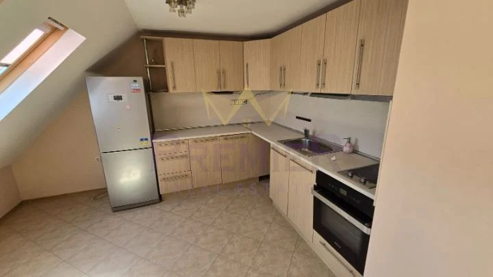 Тристаен Цветен квартал -  - снимка 1 - Имоти Премиер