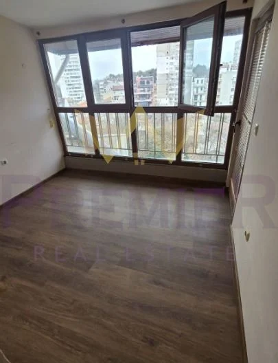 Тристаен Цветен квартал -  - снимка 5 - Имоти Премиер