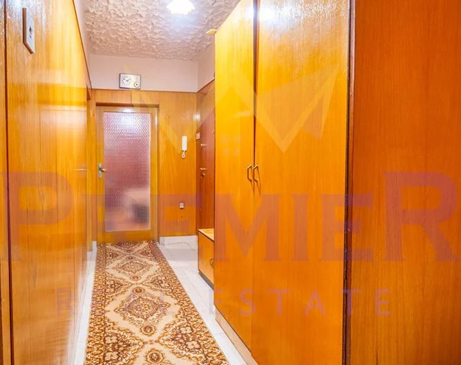 Тристаен тухлен апартамент с нескриваема морска гледка кв. Чайка - - снимка 8 - Имоти Премиер