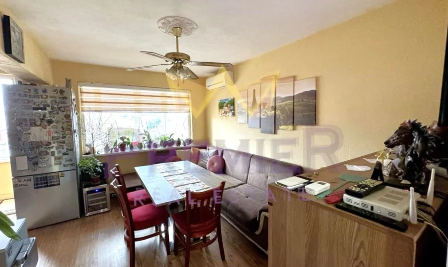 Тристаен тухлен апартамент в центъра на Добрич - - снимка 1 - Имоти Премиер