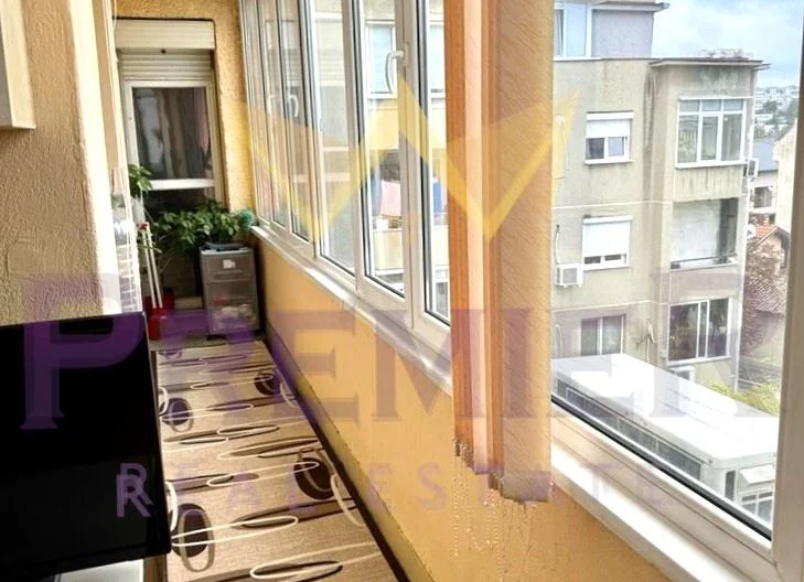 Тристаен тухлен апартамент в центъра на Добрич - - снимка 13 - Имоти Премиер