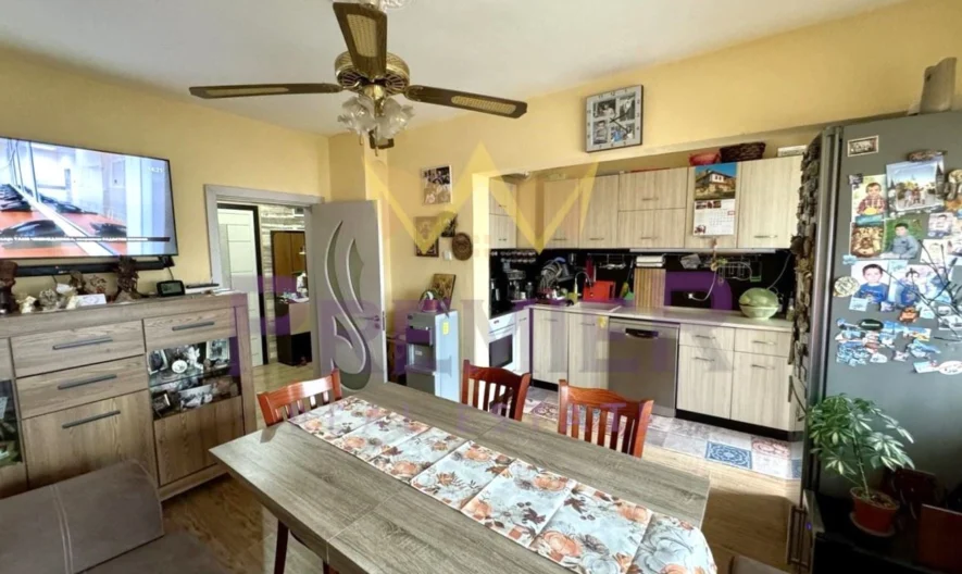 Тристаен тухлен апартамент в центъра на Добрич - - снимка 2 - Имоти Премиер