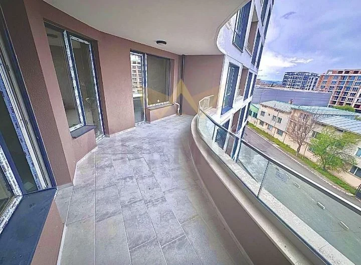 Тристаен в Бургас - - снимка 1 - Имоти Премиер