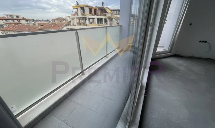 Тристаен в Бургас, Възраждане - - снимка 1 - Имоти Премиер