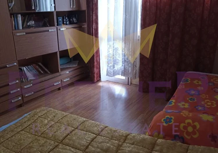 Тристаен в гр.Ботунец - - снимка 7 - Имоти Премиер