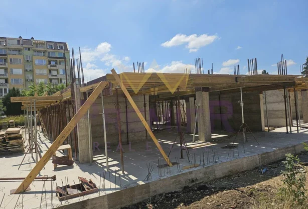 Агенция за недвижими имоти - Имоти Премиер - имот - 985687, Цена: 175500 EUR