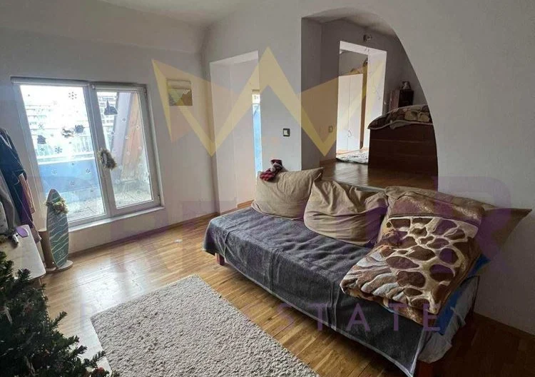 Тристаен в кв. Хиподрума - - снимка 1 - Имоти Премиер