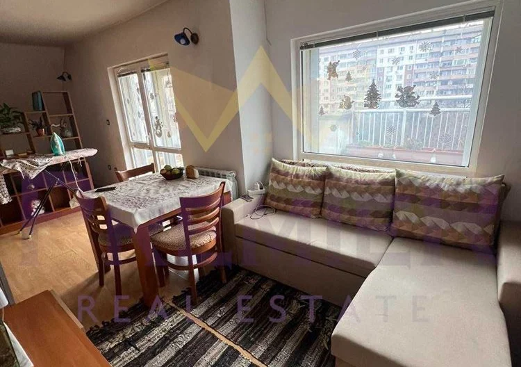 Тристаен в кв. Хиподрума - - снимка 2 - Имоти Премиер