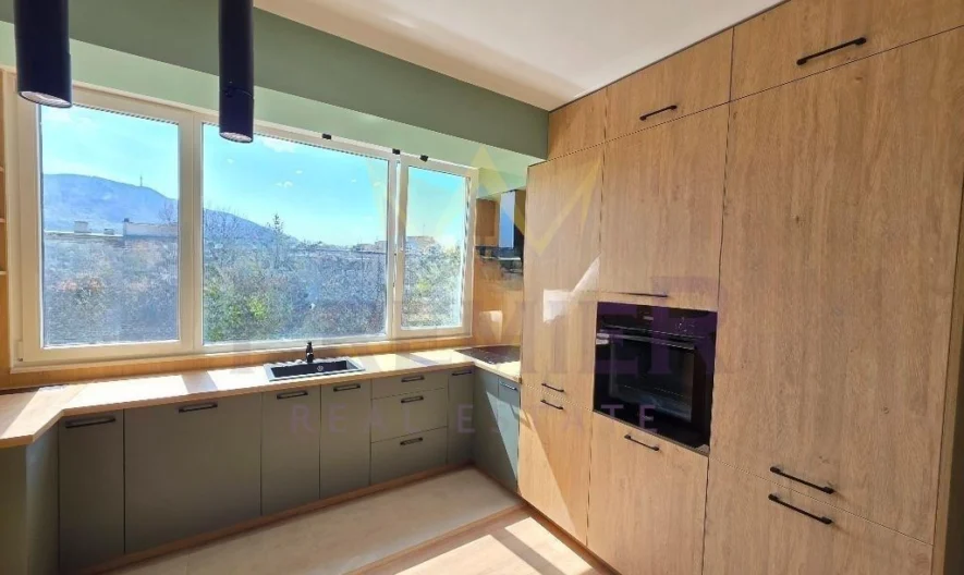 Тристаен в кв. Красно Село -  - снимка 1 - Имоти Премиер