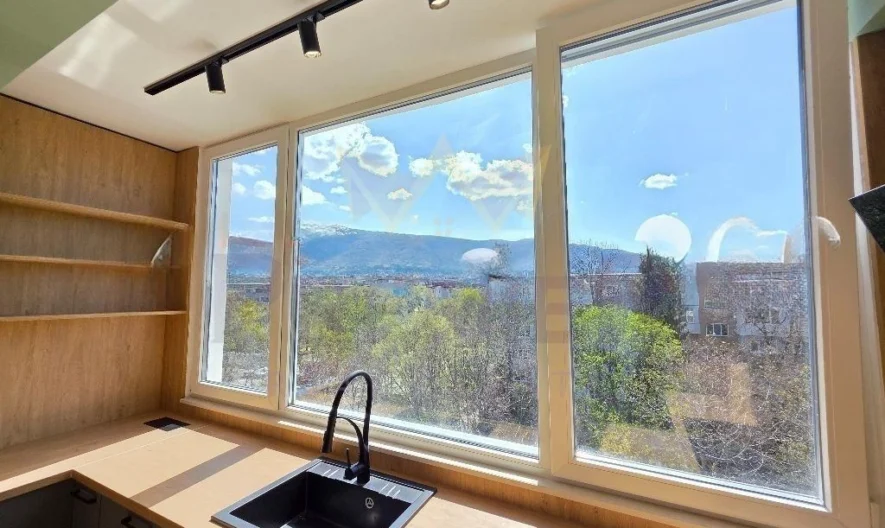 Тристаен в кв. Красно Село -  - снимка 2 - Имоти Премиер