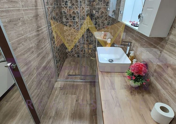 Тристаен в кв. Кръстова Вада -  - снимка 8 - Имоти Премиер