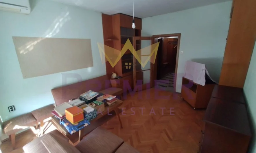 Тристаен в кв.Гео Милев -  - снимка 1 - Имоти Премиер