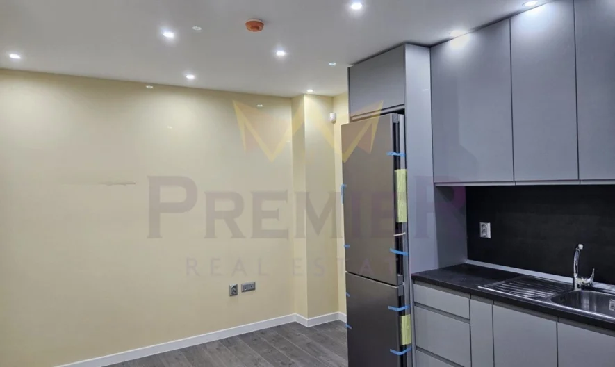 Тристаен в кв.Карпузица -  - снимка 1 - Имоти Премиер