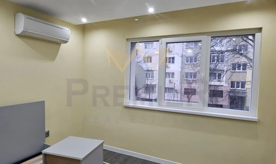 Тристаен в кв.Карпузица -  - снимка 11 - Имоти Премиер