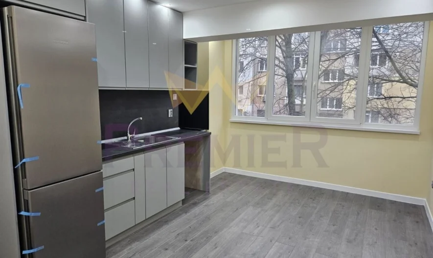 Тристаен в кв.Карпузица -  - снимка 2 - Имоти Премиер