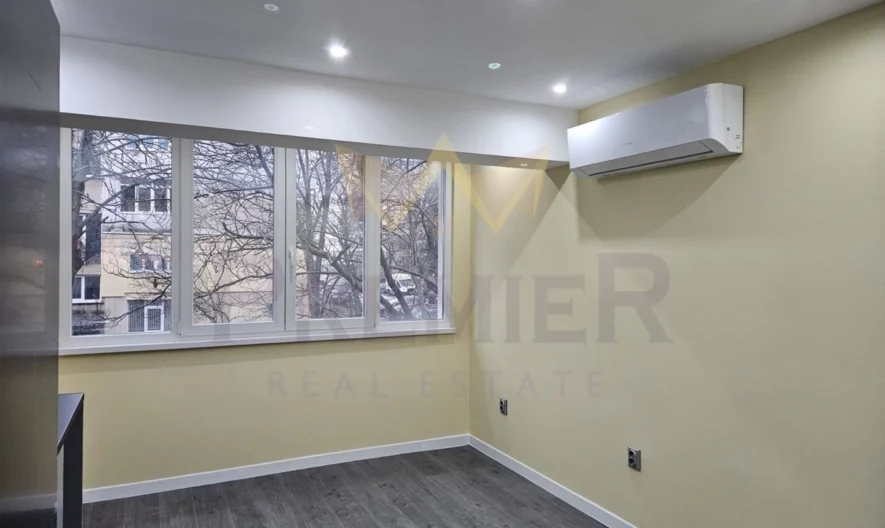 Тристаен в кв.Карпузица -  - снимка 4 - Имоти Премиер