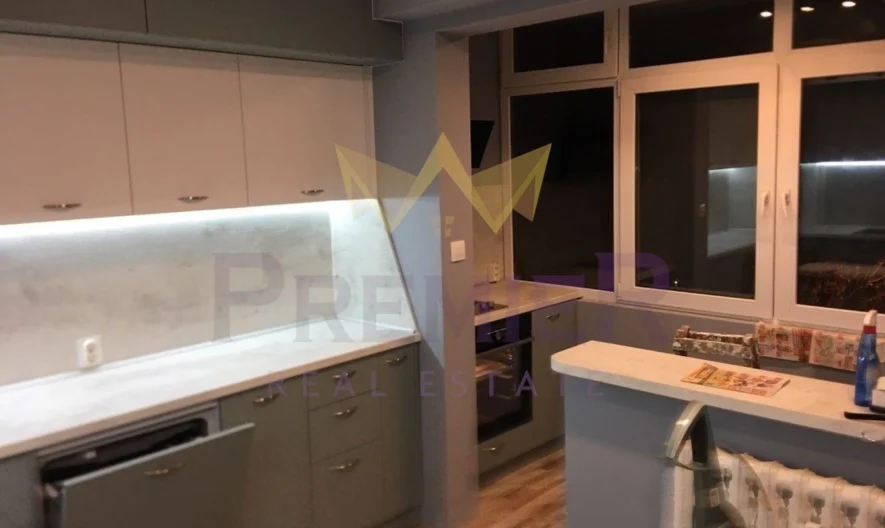 Тристаен в кв.Света Тройца -  - снимка 2 - Имоти Премиер