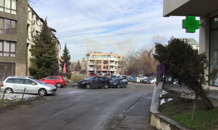 Тристаен в кв.Витоша -  - снимка 15 - Имоти Премиер