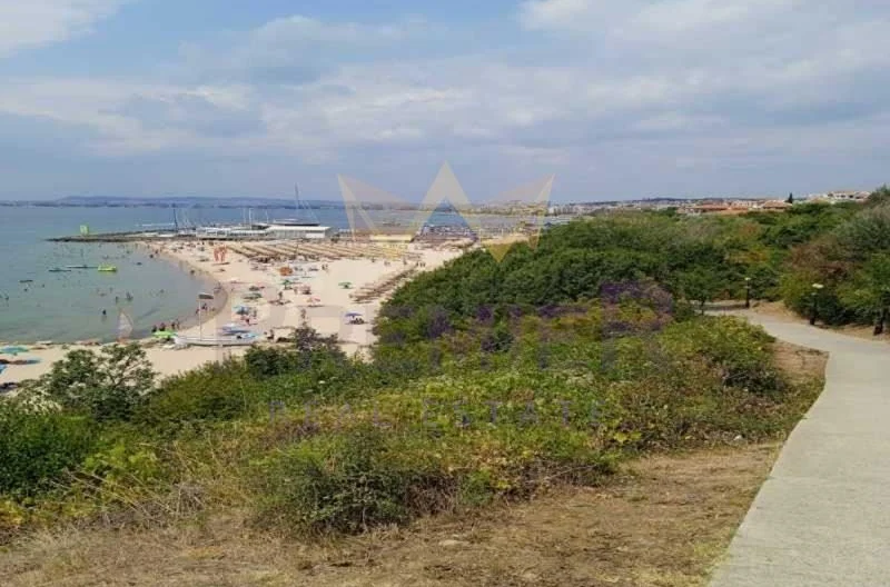 Тристаен в Свети Влас, на метри от плажа -  - снимка 13 - Имоти Премиер