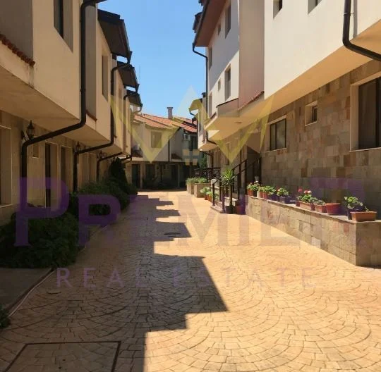 Тристаен в вилна зона Слънчев бряг -  - снимка 10 - Имоти Премиер