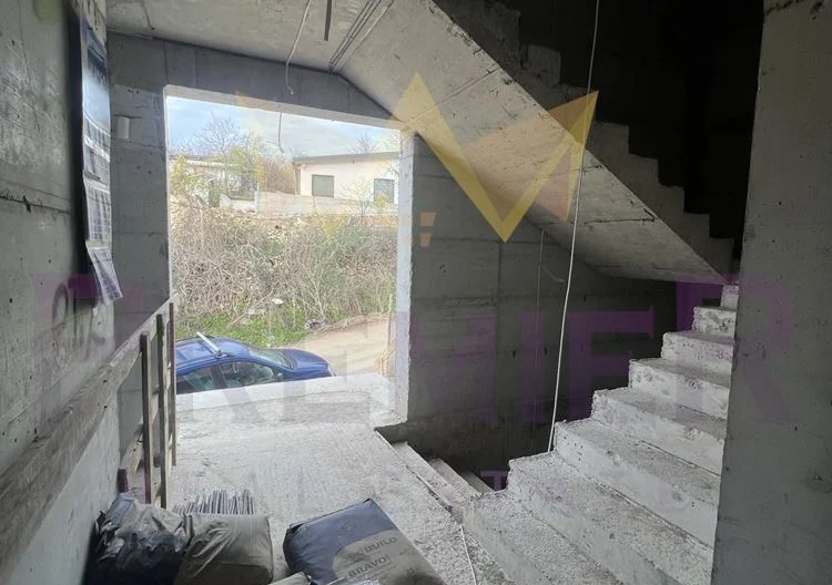 Тристаен южен апартамент с панорама към града -  - снимка 10 - Имоти Премиер