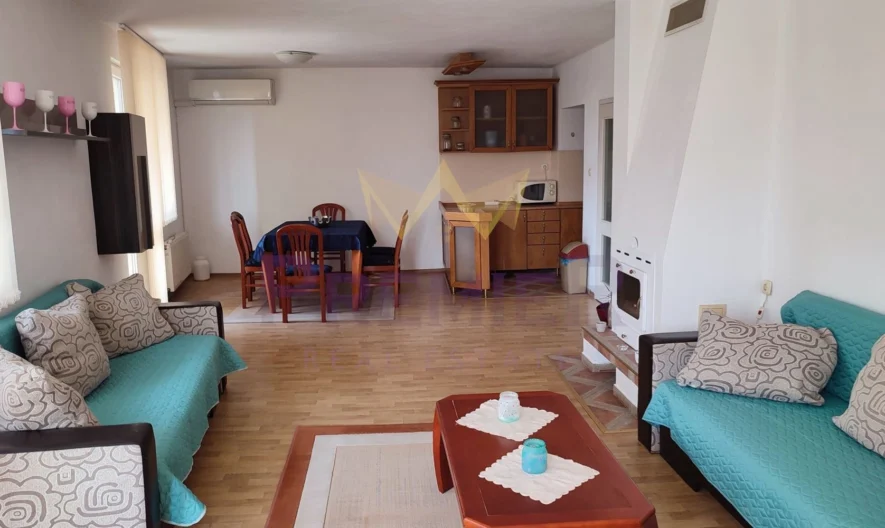 ТРИЗОНЕТ С ТРИ СПАЛНИ ЦЕНТЪР - - снимка 1 - Имоти Премиер