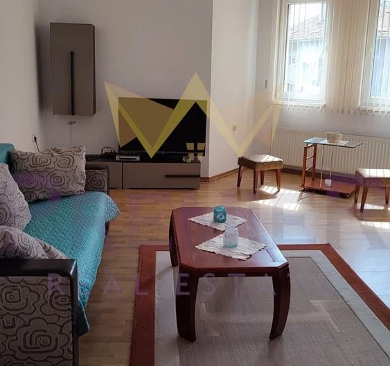 ТРИЗОНЕТ С ТРИ СПАЛНИ ЦЕНТЪР - - снимка 2 - Имоти Премиер