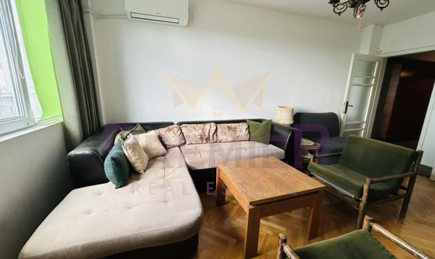 Тухлен апартамент на среден етаж кв. Чайка - - снимка 1 - Имоти Премиер