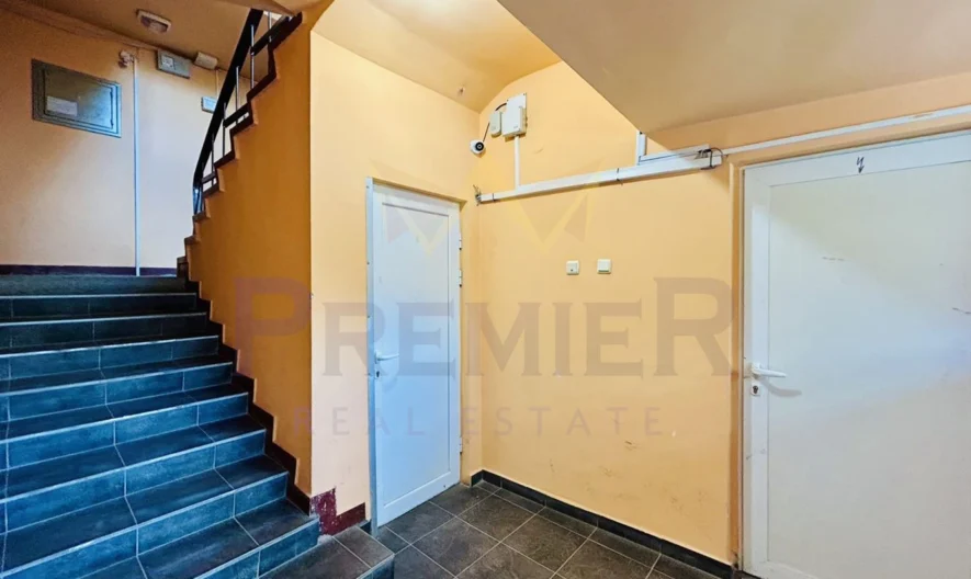 Тухлен апартамент на среден етаж кв. Чайка - - снимка 12 - Имоти Премиер