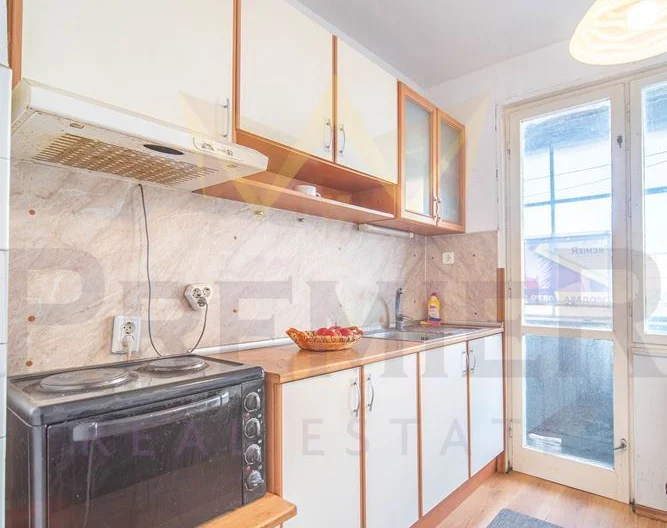 Тухлен апартамент на среден етаж кв. Чайка - - снимка 22 - Имоти Премиер